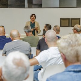 La alcaldesa Olivia Duque reunida con los taxistas
