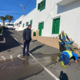 El concejal Juan de León visita las obras de soterramiento