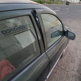 Vehículo forzado en el que intentaron robar