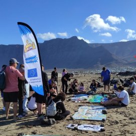 Proyecto internacional de concienciación en Famara sobre los arribazones de algas. I+D+i