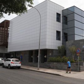 Fachada de los juzgados de Arrecife. Foto: José Luis Carrasco.