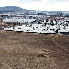 Imagen aérea de viviendas en Playa Blanca
