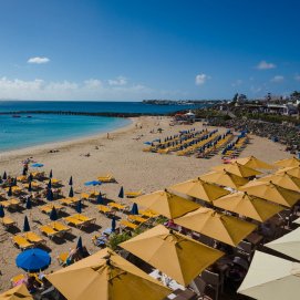 Playa Dorada, en Playa Blanca. Alojamientos hoteleros y extrahoteleros.