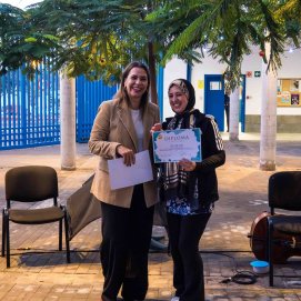 Entrega de diplomas en el último curso de español para extranjeros