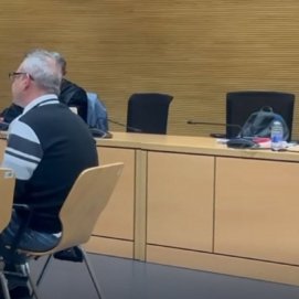 El acusado testificando en el juicio por matar a un hombre en Costa Teguise. Foto: La Provincia.