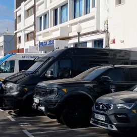Encartado por la Policía Local de Arrecife el conductor reponsable de un accidente de circulación que abandonó el lugar, y la investigación determinó que estaba drogado  y con la ITV vencida 