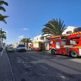 Bomberos en el Centro Comercial Deiland