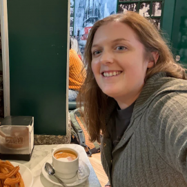 Jackson se toma unos churros a mitad de camino, en Madrid.