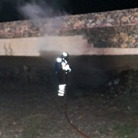 Bomberos actúan en un incendio en una vivienda de Arrieta