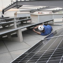 Instalación de placas solares en Arrecife.