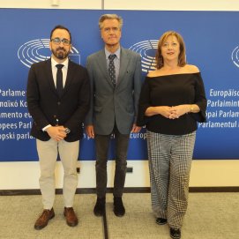 Imagen del encuentro entre ASCAV y López Aguilar. 