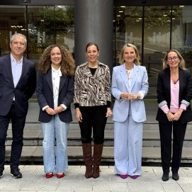 Visita de la delegación balear junto a los responsables canarios a instalaciones de Hecansa.