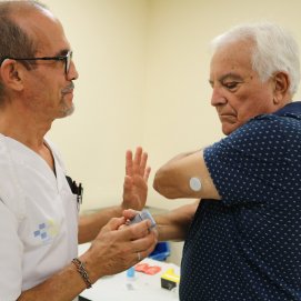 Implantación de un dispositivo de diabetes