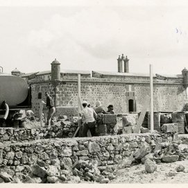 Obras en el Castillo de San José en 1976. Foto: Rafael Ángel Domínguez