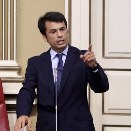 Marcos Bergaz (PSOE) durante el pleno del parlamento este martes