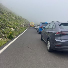 Retenciones por el accidente en la carretera hacia Haría