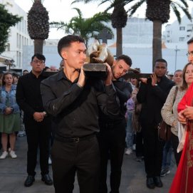 La Iglesia de San Ginés acoge la celebración litúrgica del Viernes Santo.