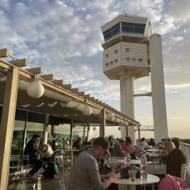 Torre de control desde una terraza del Aeropuerto de Lanzarote. Foto: David Merino Fernández