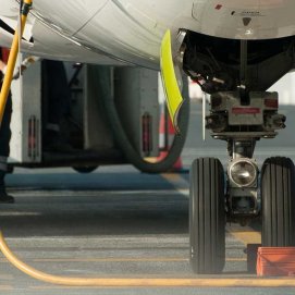 Un avión repostando. Imagen: Repsol.