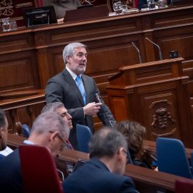 Clavijo ante el Parlamento de Canarias