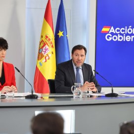 El ministro Puente atiende a los medios de comunicación