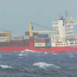 El buque mercante del rescate. Foto: Salvamento. 