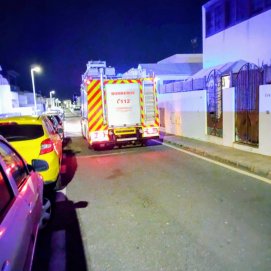 Rescatada una mujer accidentada en su casa en Playa Honda