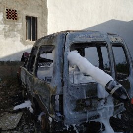 Vehículo calcinado en Arrecife