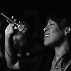 El quinteto de la prestigiosa cantante británica  Deelee Dubé celebra el jazz esta semana en Lanzarote.