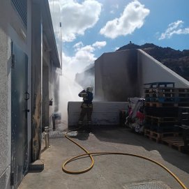 Incendio en el exterior de Lidl