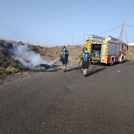 Calcinado un contenedor en Puerto del Carmen 