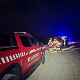 Rescate de un senderista en una montaña de Puerto Calero. Foto: Bomberos.