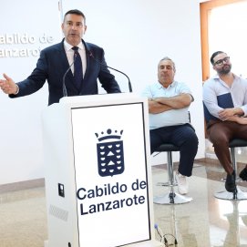 Oswaldo Betancort en la rueda de prensa.