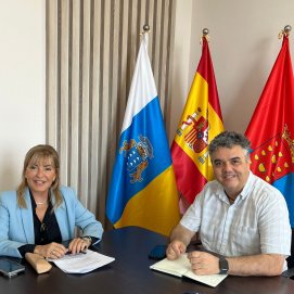 Reunión de Beatriz Salazar con Armando Santana. 