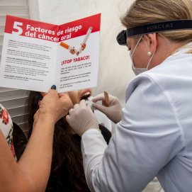 Dentistas de la provincia realizan revisiones gratuitas de la mucosa oral