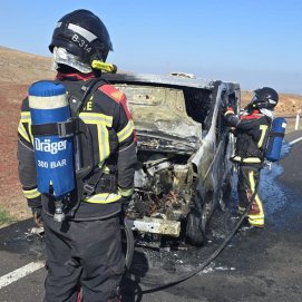 Incendio de una furgoneta en marcha en Lanzarote