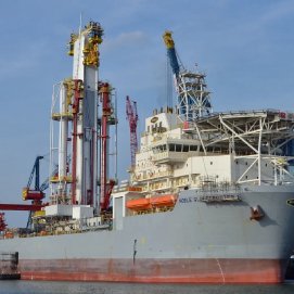 La plataforma petrolífera que llegará a Canarias. Foto: Henk Jungerius (Marine Traffic). 
