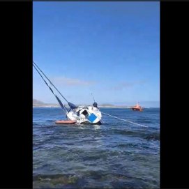 Velero encallado