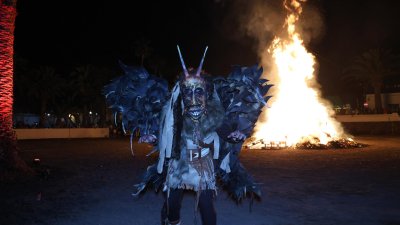 Quema de Facundo en la Noche de San Juan de Haría. Fotos: La Voz.