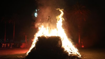 Quema de Facundo en la Noche de San Juan de Haría. Fotos: La Voz.