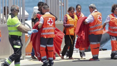 Llegada de migrantes a Puerto Naos, 24 de junio 2026 (Fotos: Juan Mateos)