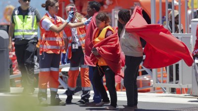 Llegada de migrantes a Puerto Naos, 24 de junio 2026 (Fotos: Juan Mateos)