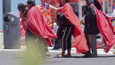 Llegada de migrantes a Puerto Naos, 24 de junio 2026 (Fotos: Juan Mateos)