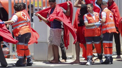 Llegada de migrantes a Puerto Naos, 24 de junio 2026 (Fotos: Juan Mateos)