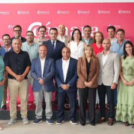 Foto de familia en la Cámara de Comercio de Lanzarote y La Graciosa