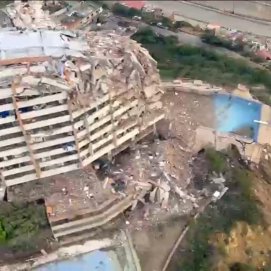 Uno de los muchos edificios derrumbados en Venezuela por los terremotos