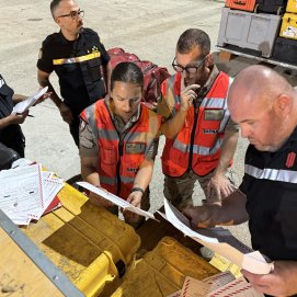 Trabajadores del Ejército del Aire y de la UME. 