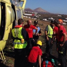 El helicóptero del GES rescata a una parapentista herida en la montaña de Tinasoria