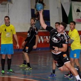 Un pésimo juego de ataque condena al San José Obrero ante el Melilla Virgen de la Victoria (23-24)