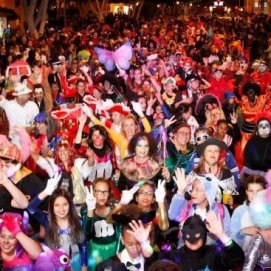 Miles de mascaritas participan en el gran coso de Carnaval de Arrecife